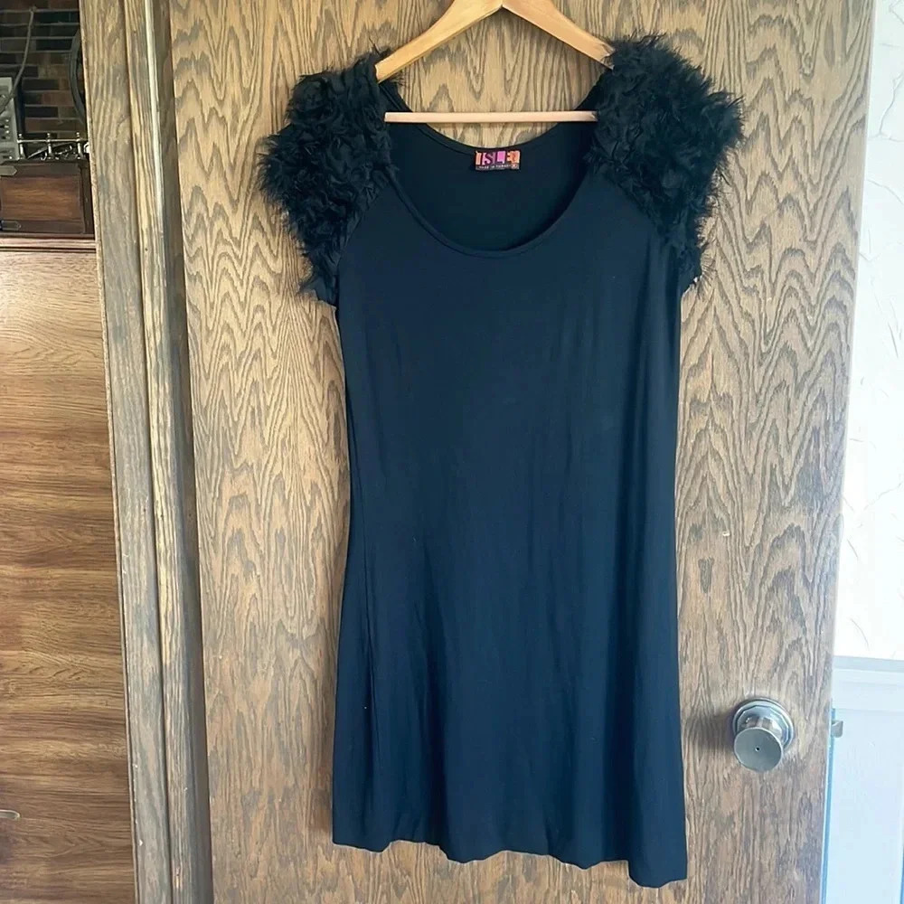 Little Black Dress M‎